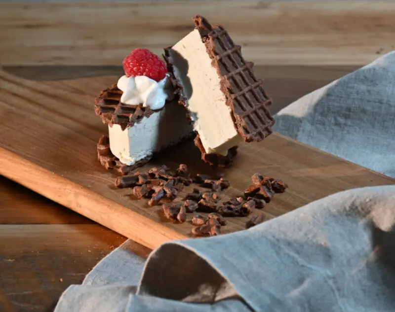 pizzelle gelato sandwich